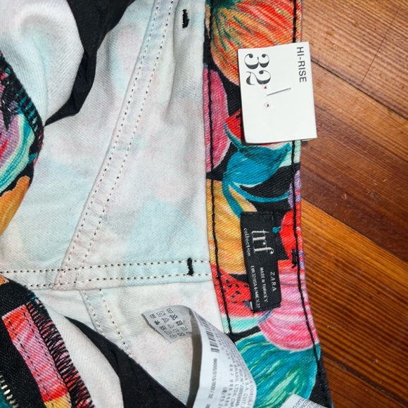 Zara (Trf collection) Shorts - Picture 4 of 6